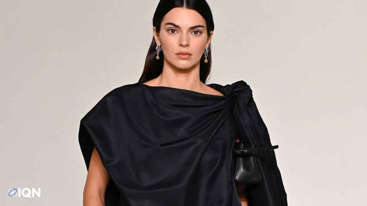 Kendall Jenner walks Bottega Veneta at Milan Fashion Week as boyfriend Jacob Elordi cheers from the front row