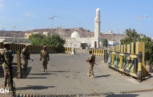 Houthi missiles hit Yemen’s presidential palace in Aden, killing two guards